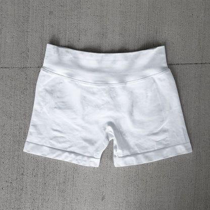 GHOST SCRUNCH SHORT