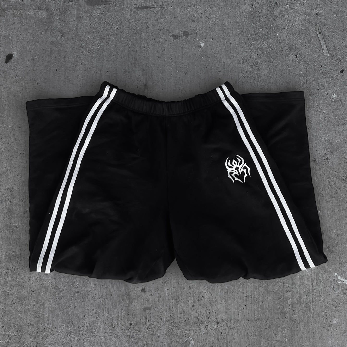 PRE-ORDER: CONTRAST SWEATPANT – BLACK