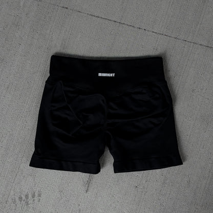 ONYX SCRUNCH SHORT