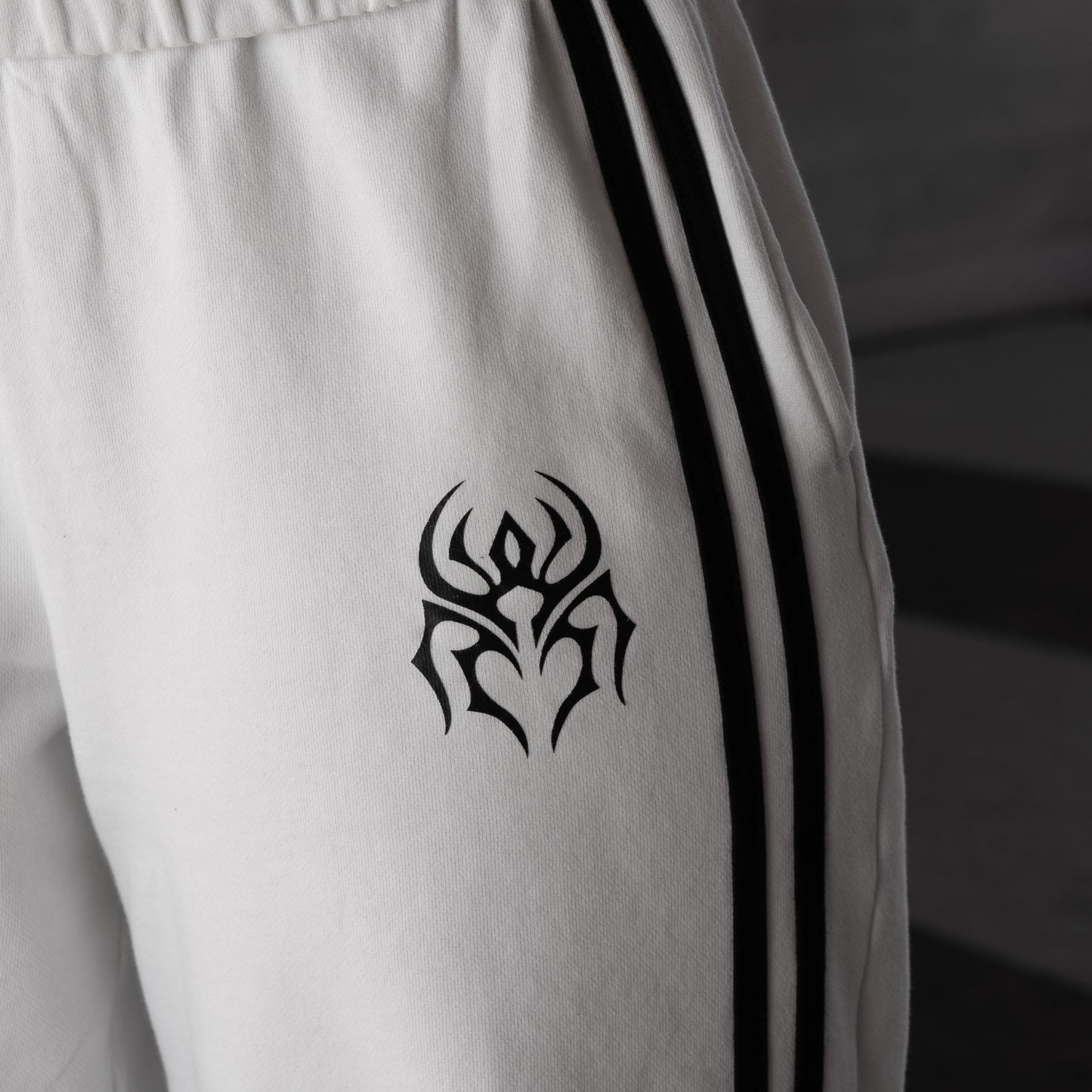 PRE-ORDER: CONTRAST SWEATPANT – WHITE