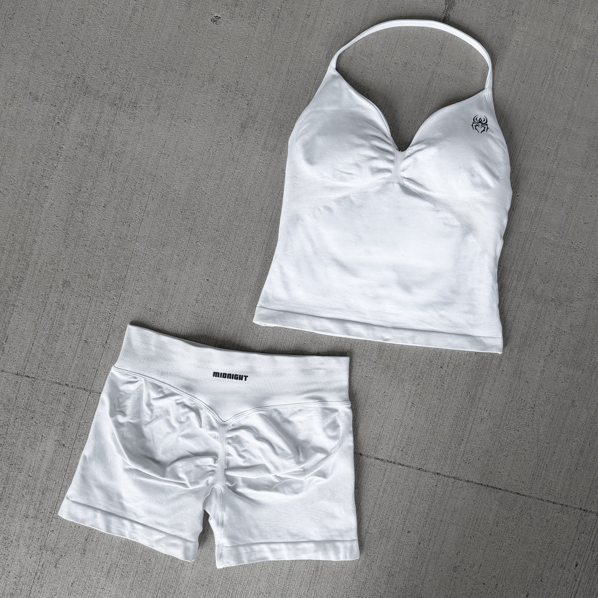 GHOST SCRUNCH SHORT